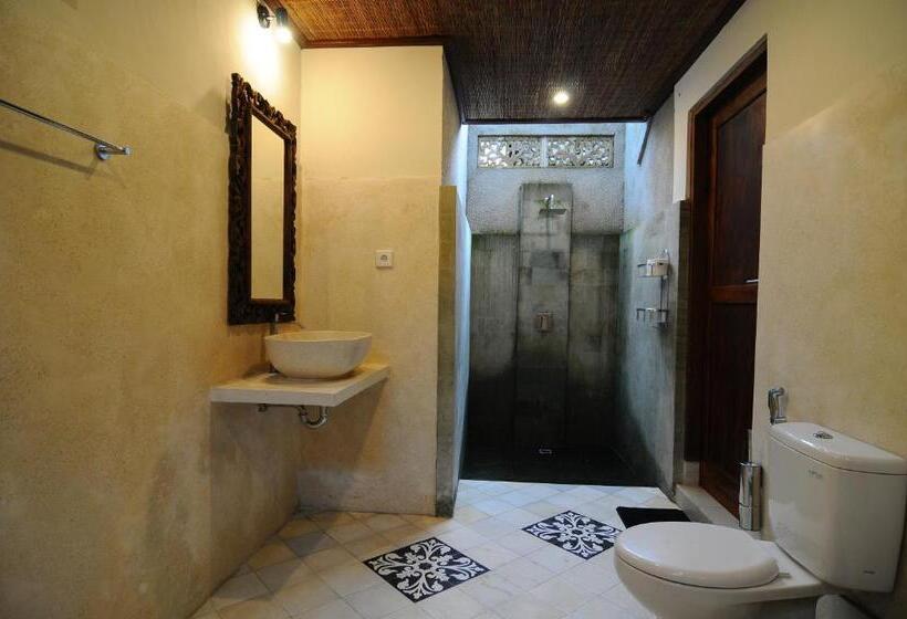 חדר משפחתי, Villa Karma Loka