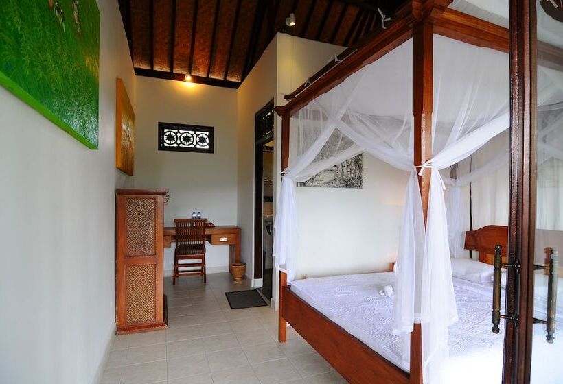 חדר משפחתי, Villa Karma Loka