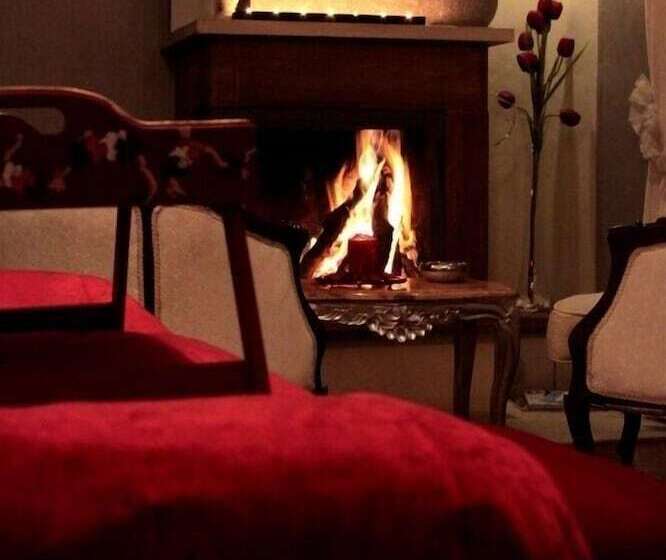 اتاق لوکس با وان آب گرم, Villa Pine Garden