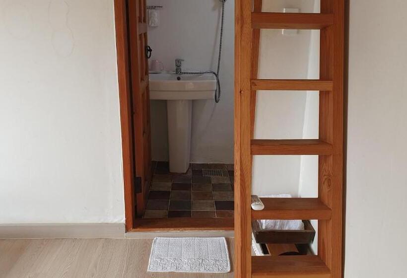 Habitació Triple Estàndard, Greem Guesthouse