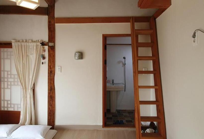 Habitació Triple Estàndard, Greem Guesthouse