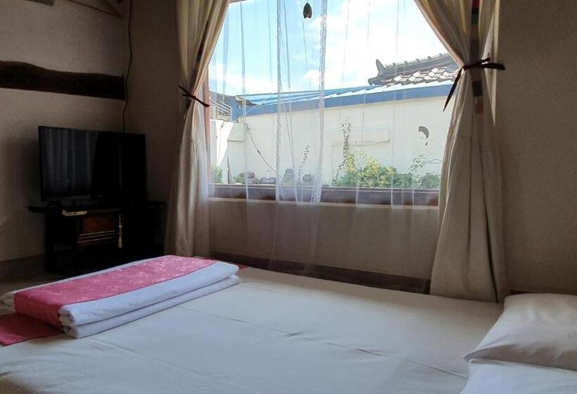 Habitació Triple Estàndard, Greem Guesthouse