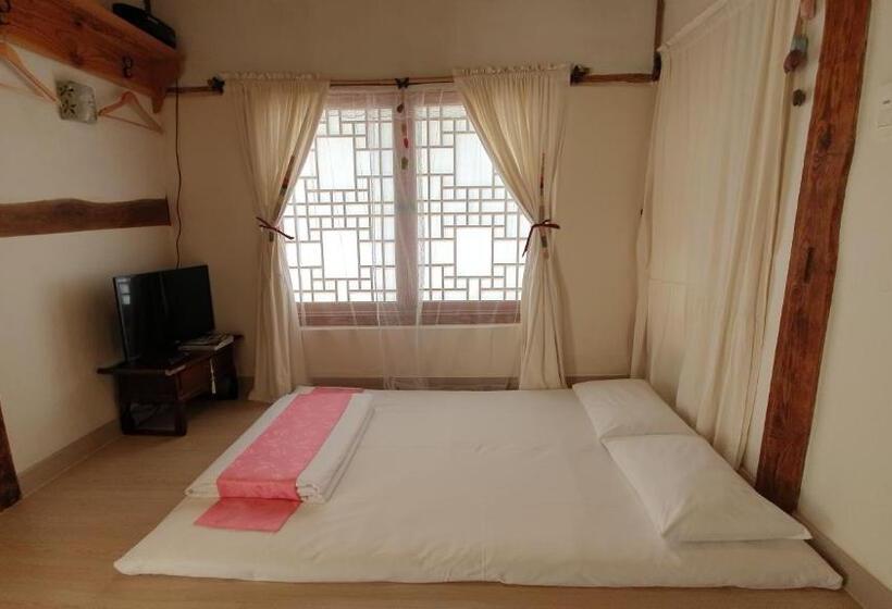 Habitació Triple Estàndard, Greem Guesthouse