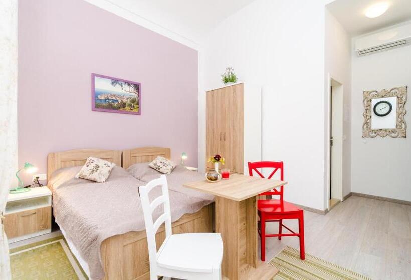 חדר סטנדרט לשלושה, Rooms Tezoro