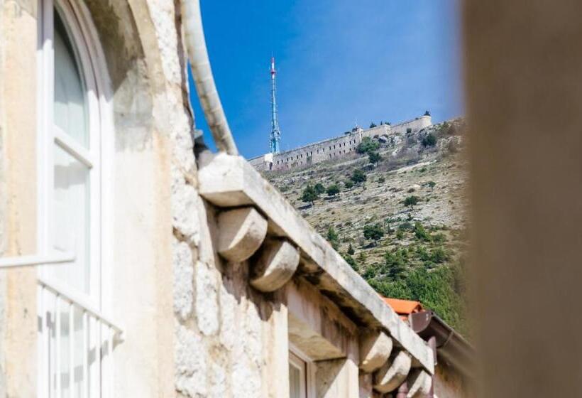 חדר קומפורט לשלושה, Rooms Tezoro