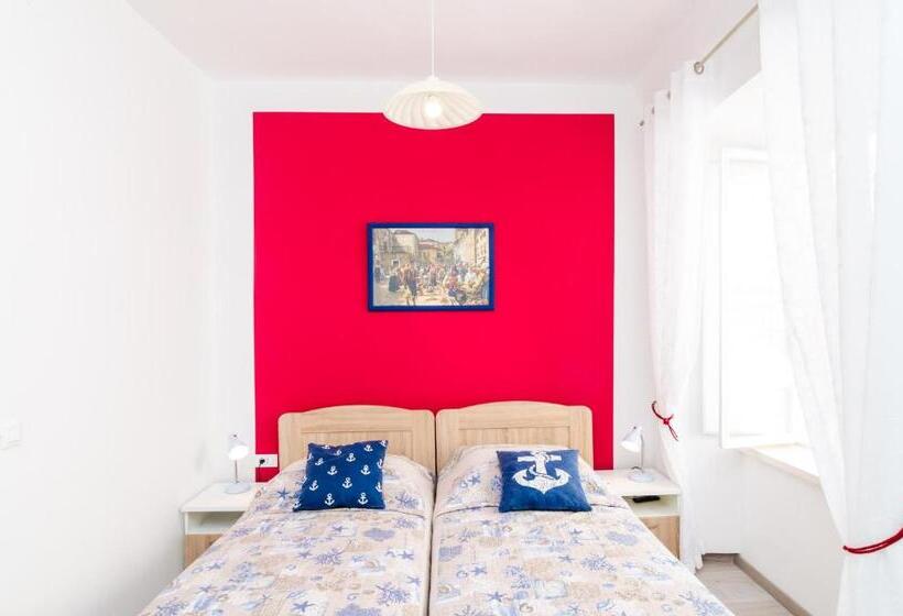 חדר קומפורט לשלושה, Rooms Tezoro