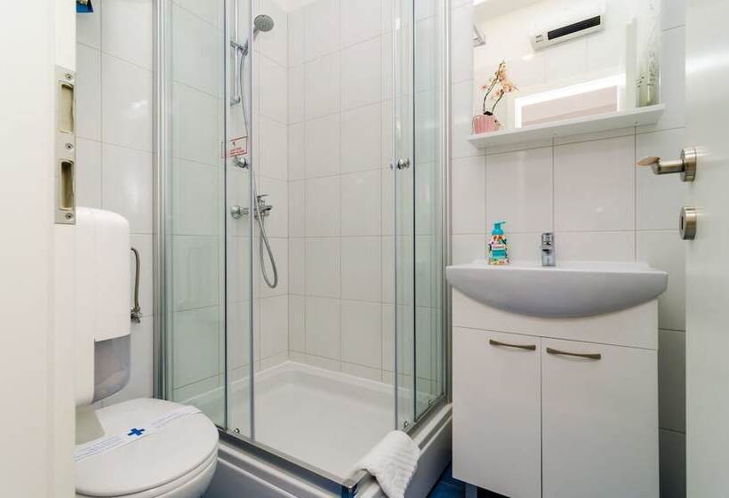 חדר קומפורט לשלושה, Rooms Tezoro