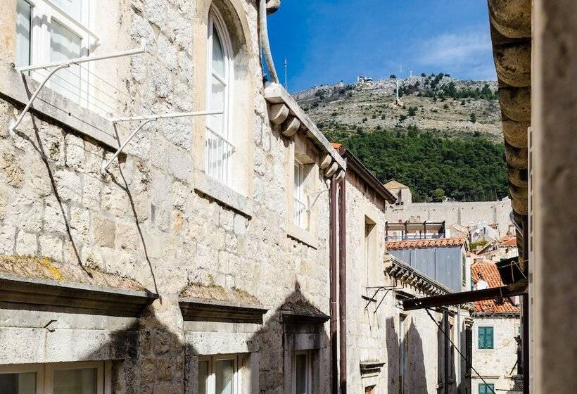 חדר קומפורט לשלושה, Rooms Tezoro