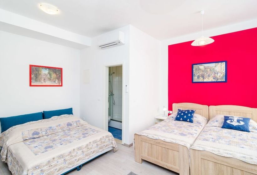 חדר קומפורט לשלושה, Rooms Tezoro