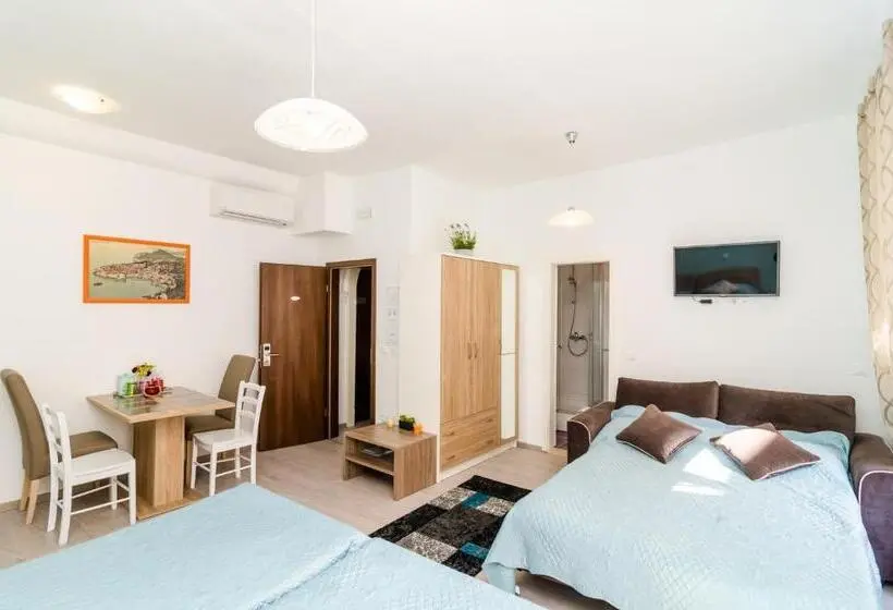 استودیوی لوکس, Rooms Tezoro