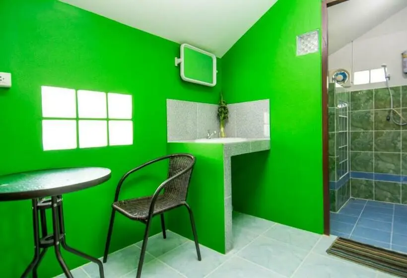 اتاق استاندارد با بالکن, Sarm Mork Guest House