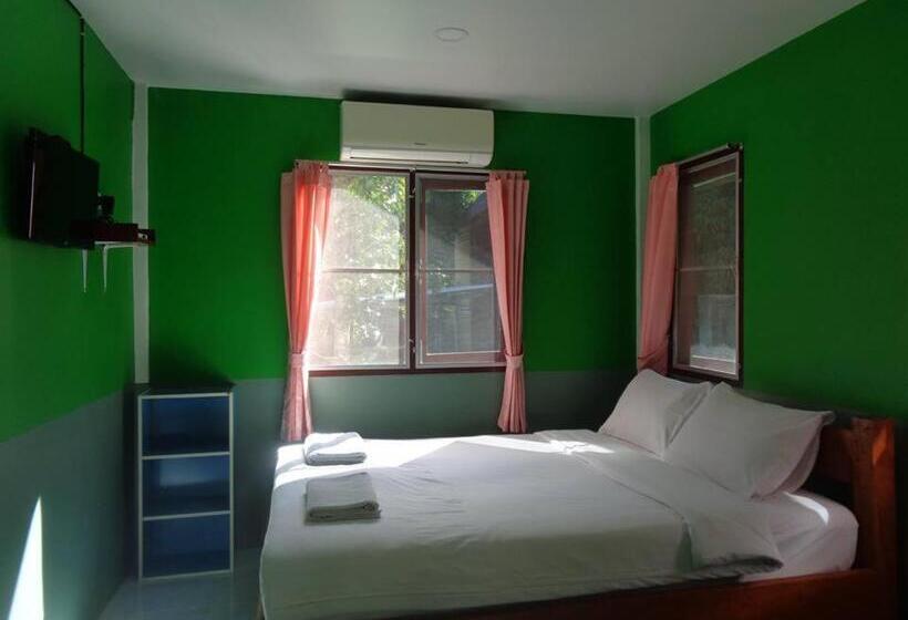 חדר סטנדרט עם מרפסת, Sarm Mork Guest House