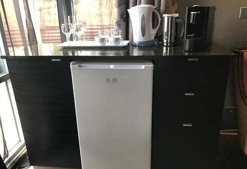 Люкс Кровать Кинг, Spa Suites At Raven