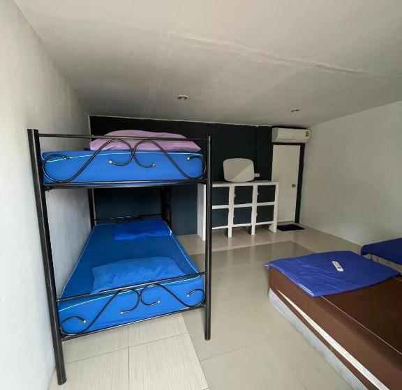 Łóżko we Wspólnym Pokoju, Phangan Arena Hostel