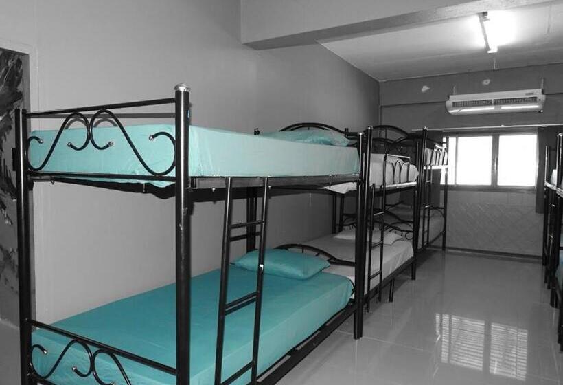 Łóżko we Wspólnym Pokoju, Phangan Arena Hostel