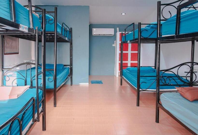 Łóżko we Wspólnym Pokoju, Phangan Arena Hostel