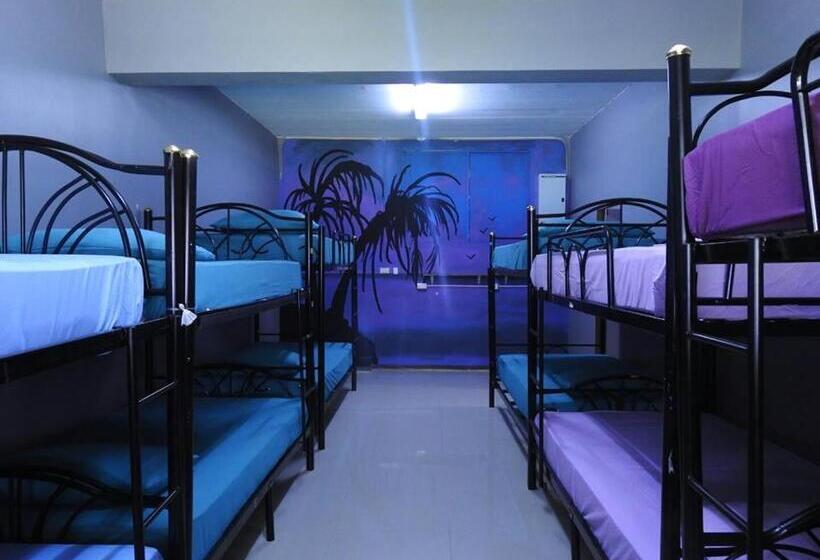 Łóżko we Wspólnym Pokoju, Phangan Arena Hostel