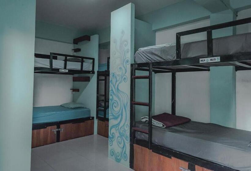 Łóżko we Wspólnym Pokoju, Phangan Arena Hostel