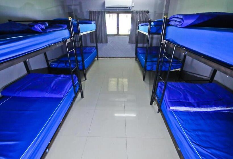 Łóżko we Wspólnym Pokoju, Phangan Arena Hostel