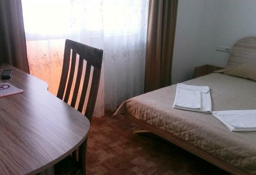 חדר סטנדרט עם מרפסת, Blyan Family