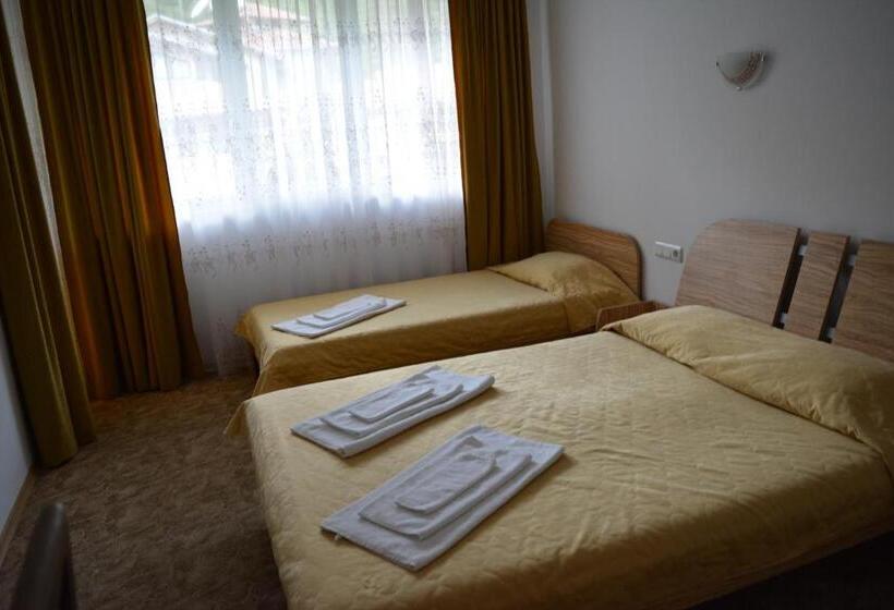 חדר סטנדרט עם מרפסת, Blyan Family