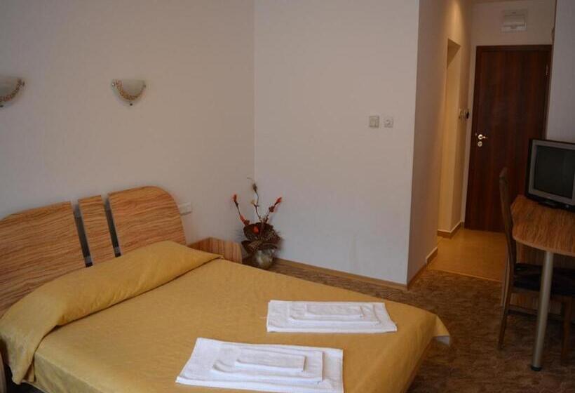 חדר סטנדרט עם מרפסת, Blyan Family