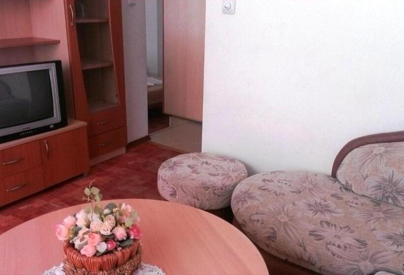 סוויטה, Blyan Family