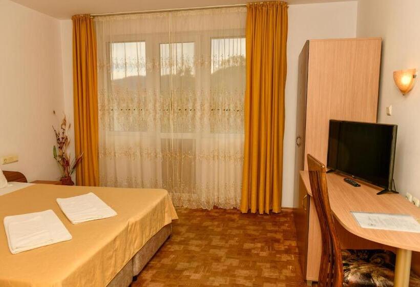 חדר סטנדרט עם מרפסת, Blyan Family