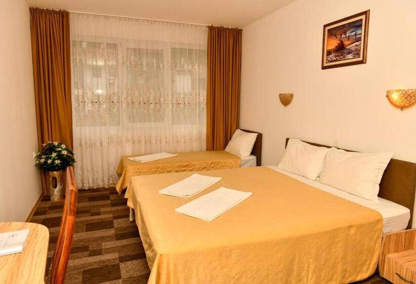 חדר סטנדרט עם מרפסת, Blyan Family