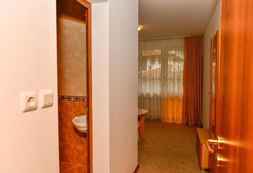 סוויטה, Blyan Family