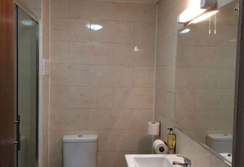 デラックスルーム, Crosshill House