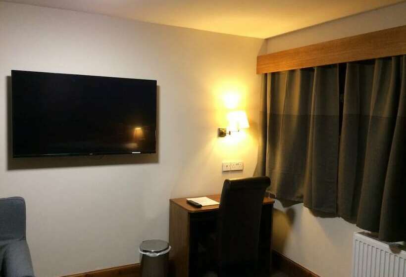 デラックストリプルルーム, Crosshill House