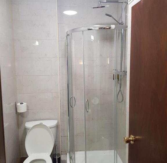 スタンダードシングルルーム, Crosshill House