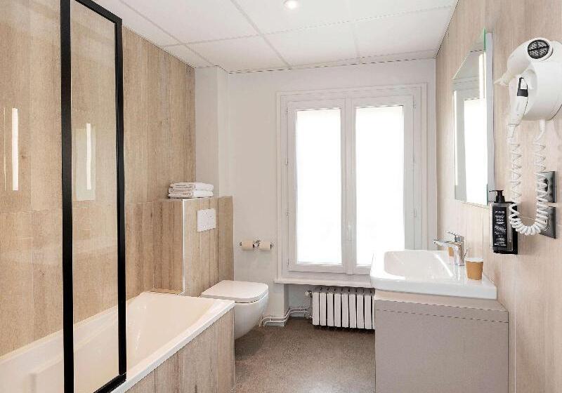 デラックストリプルルーム, Crosshill House