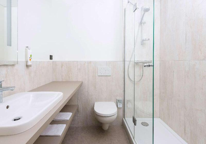 デラックストリプルルーム, Crosshill House