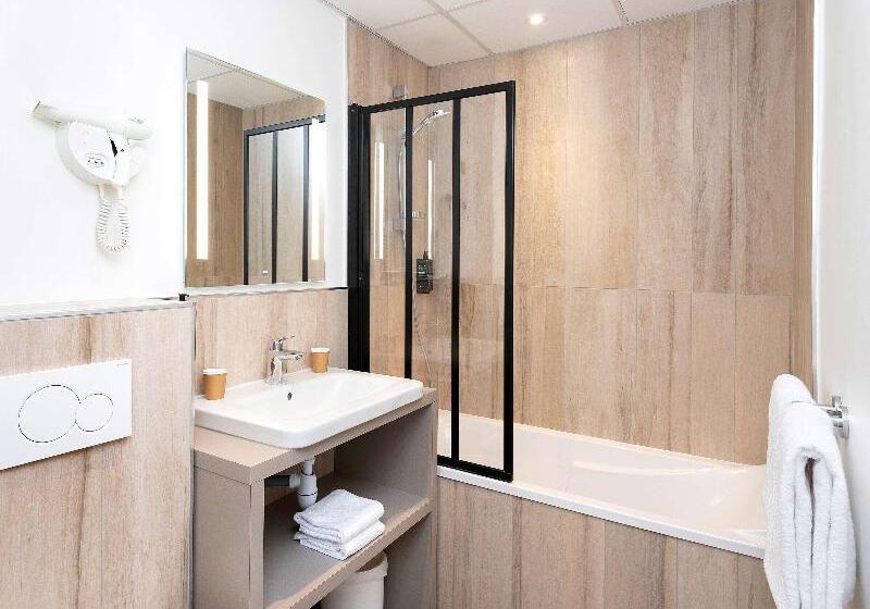 デラックストリプルルーム, Crosshill House