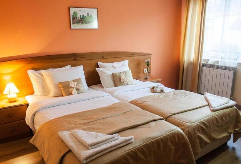 غرفة كمفورت مع بلكونة, Pirina Club