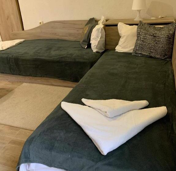 إستوديو قياسى, Pirina Club