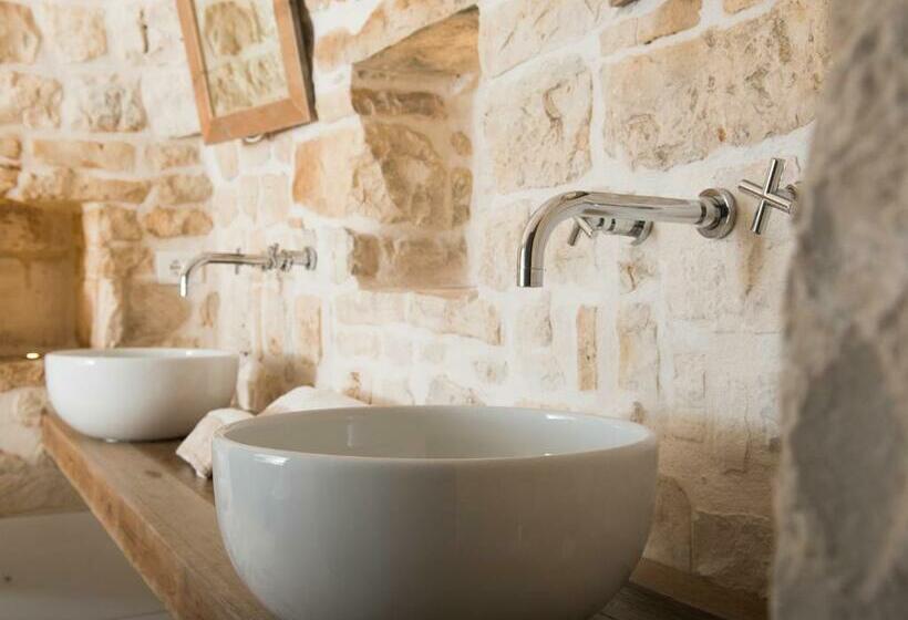 جناح جونيور, Nina Trulli Resort