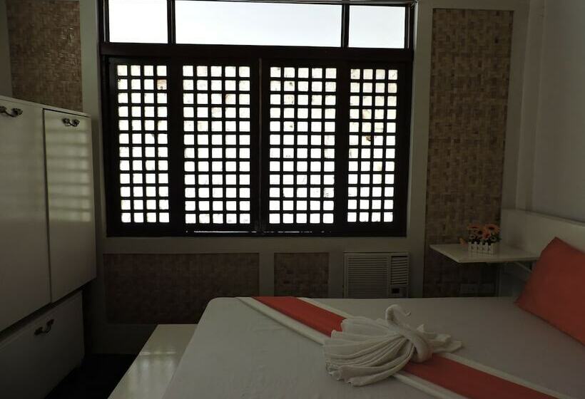 اتاق خانوادگی, Orange Mangrove Pension House