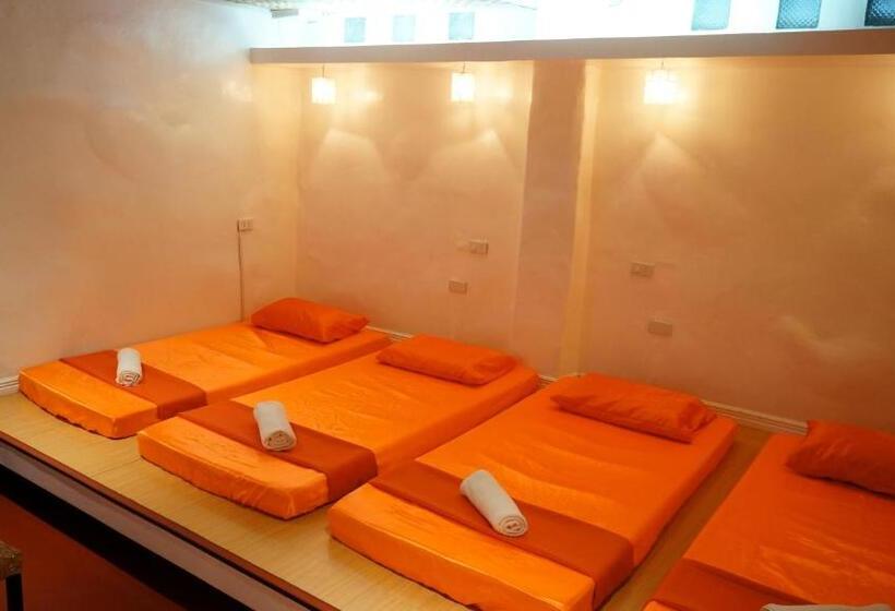 اتاق خانوادگی, Orange Mangrove Pension House