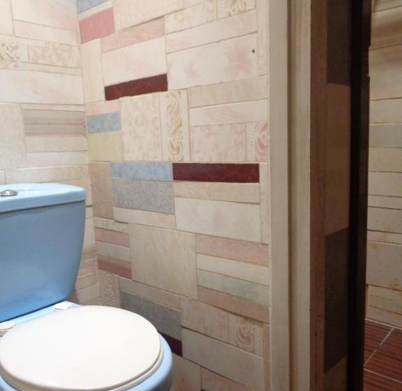 اتاق خانوادگی, Orange Mangrove Pension House