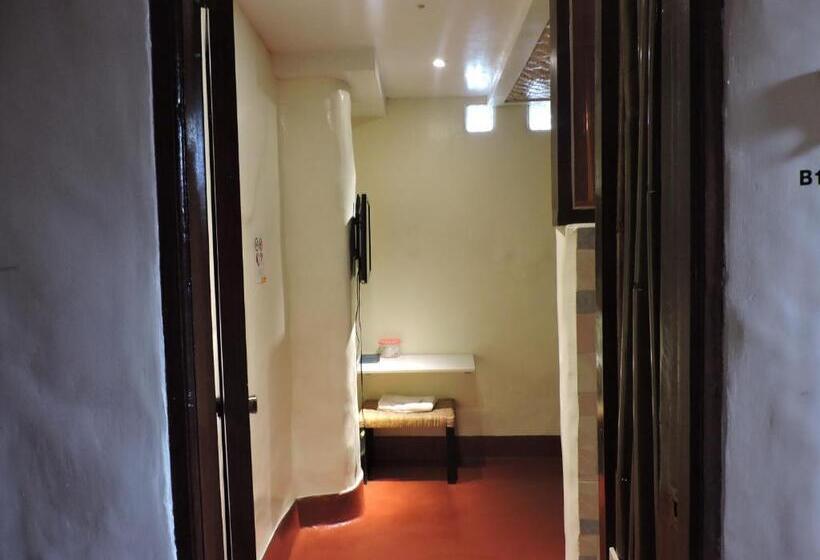 اتاق استاندارد سه نفره, Orange Mangrove Pension House