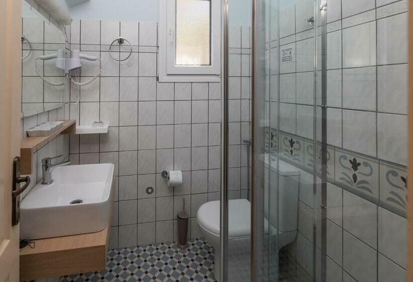 스탠다드 스튜디오, Garbis Villas & Apartments