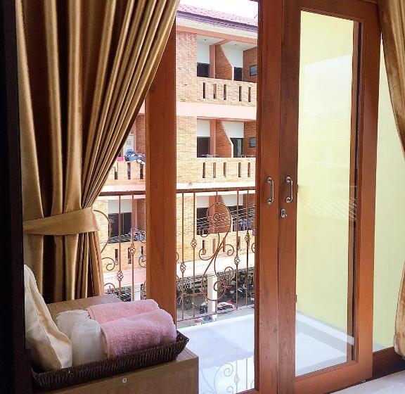 غرفة سوبيريور, Chor Chang House