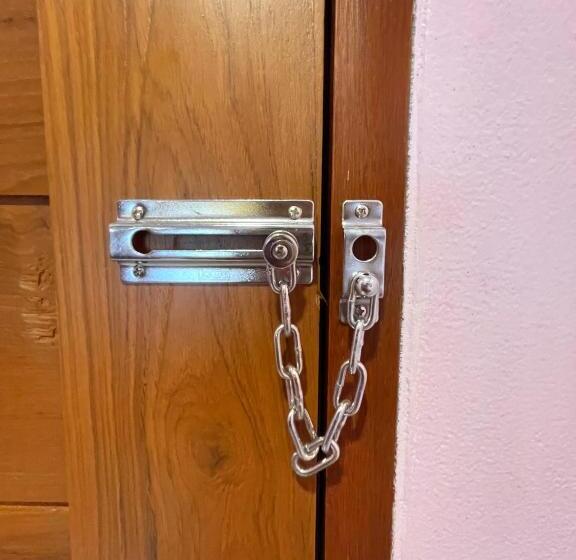 Номер Стандарт Вид на Горы, Chor Chang House