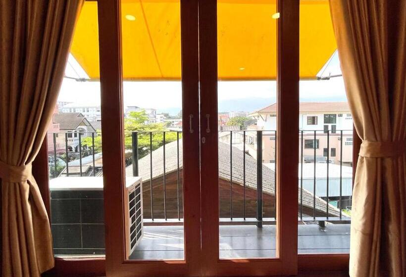 标准间带山景, Chor Chang House