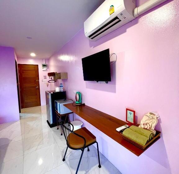 Номер Стандарт Вид на Горы, Chor Chang House