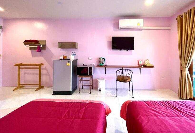 Номер Стандарт Вид на Горы, Chor Chang House