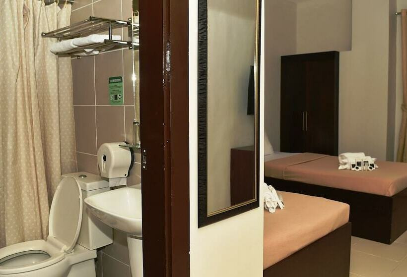 اتاق استاندارد, Columbus Plaza